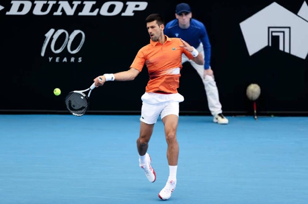 <a href=/tiyugaoqing/djoker/ target=_blank class=infotextkey>德约科维奇</a>轻取莱斯蒂耶纳强势晋级