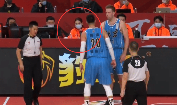 罢赛事件小插曲！美女工作人员无辜躺枪，北京悍将主动道歉