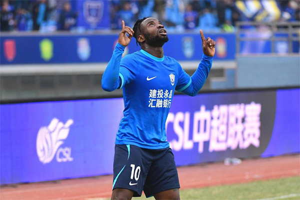 两大外援归化驰援国足18强赛，最强阵现，武磊为何会成替补？