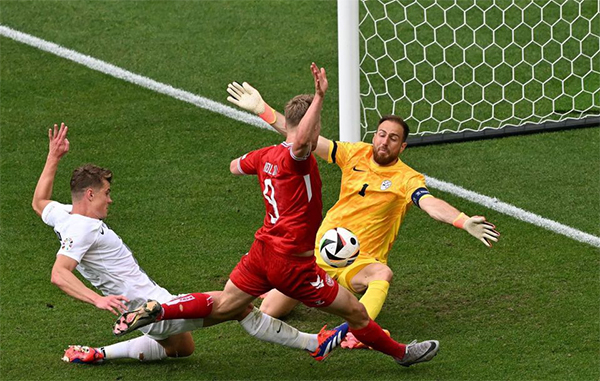 丹麦1-1斯洛文尼亚 霍伊伦德欧洲杯首秀受挫