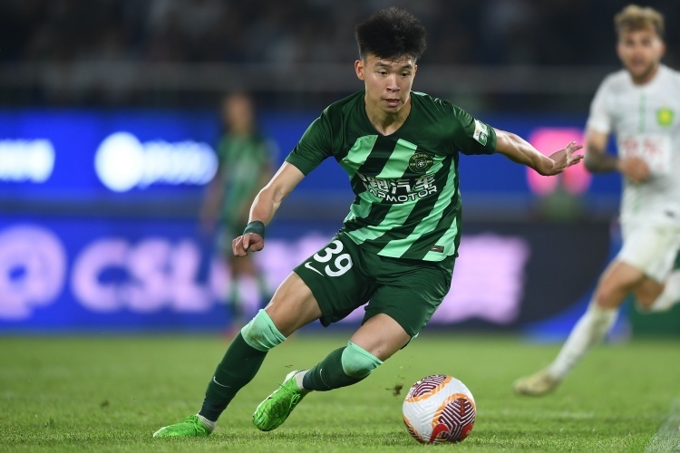 亚冠首轮浙江队失利，17 岁金童王钰栋替补登场引争议