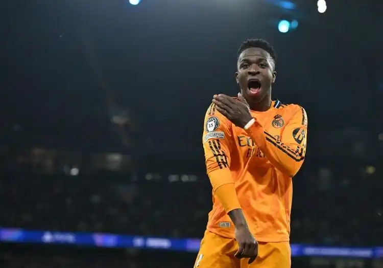 皇马与维尼修斯续约起纷争，首份报价被否引热议