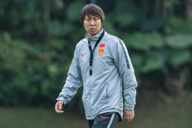 李铁圈定国足最新40人大名单：杨旭+卓尔4位爱徒在列！有边路猛将落选