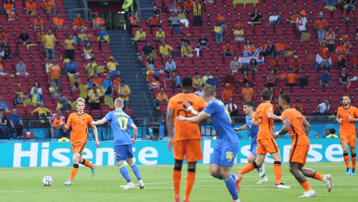 双喜临门！荷兰队蛰伏七年，创纪录欧洲杯新纪录，名宿点出败笔