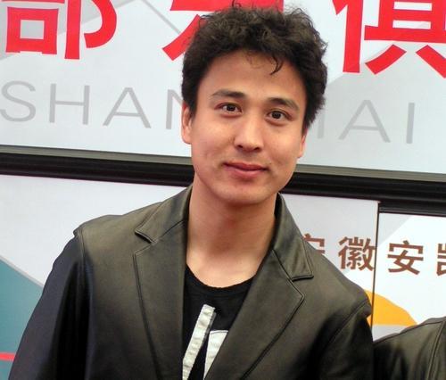 重获自由现身野球场，祁宏这样的男足国脚踢野球出场费要多少？