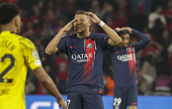 欧冠黑马奇迹！2-0闯进决赛，掀翻豪门，曼联乐开花