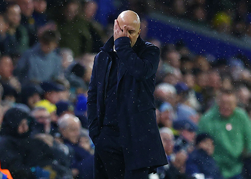 TA独家：科纳特送点引爆利兹反扑，斯洛特死撑“罪人”引众怒