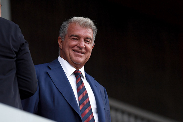 巴萨账面深坑！球员转会总负债1.59亿，莱万尾款还欠拜仁2000万