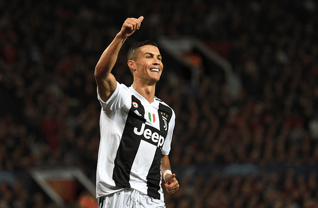 19-14！完胜梅西！C罗双线踢疯了，冲击15年神迹，3大纪录刷不停