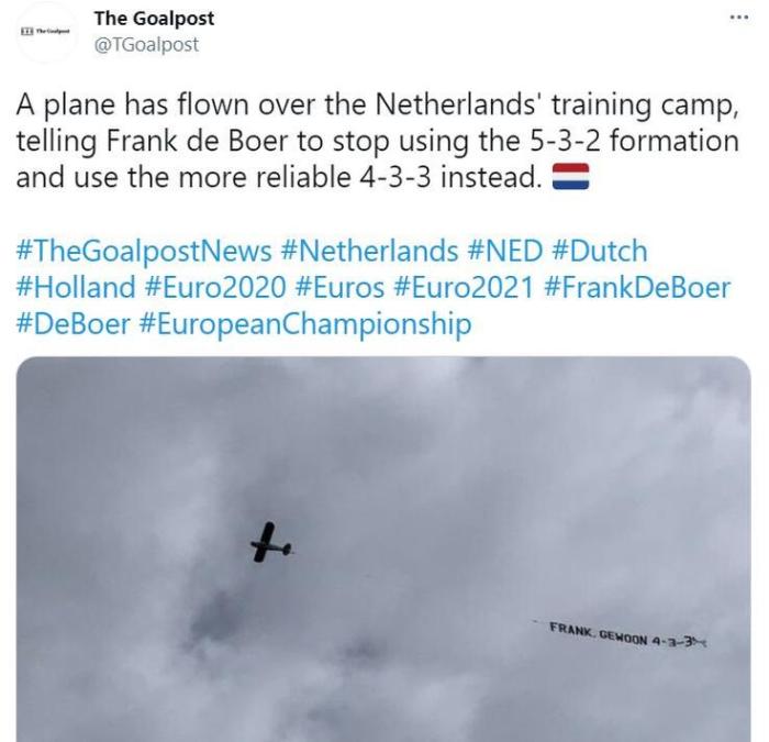 豪横! 荷兰球迷用飞机拉横幅要求德波尔变阵433