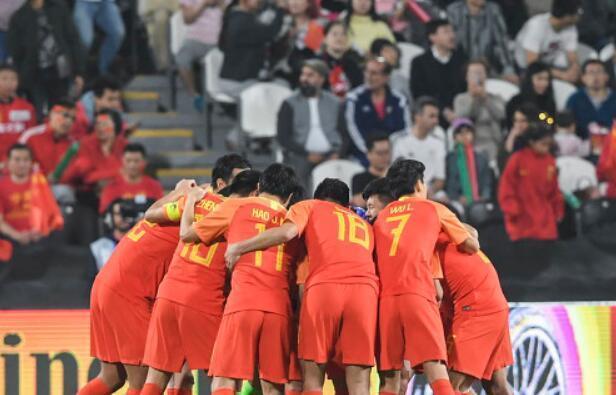 北京日报：国足集训名单平均年龄接近30岁