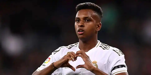 1.5 亿！曼城天价截胡皇马核心 瓜帅亲自出马破皇马防线