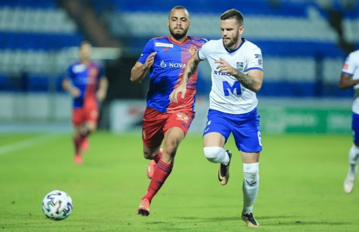 年薪翻倍！27岁中后卫已启程飞往上海，莱科主导上港“双线”重组