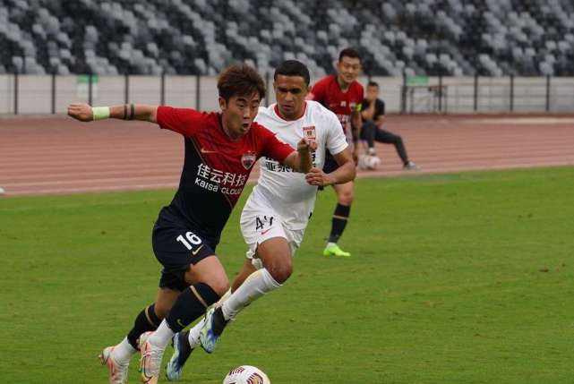 3-1！深足掀翻亚泰取3连胜！新J罗斩获首球，重庆王牌现身，加盟在即