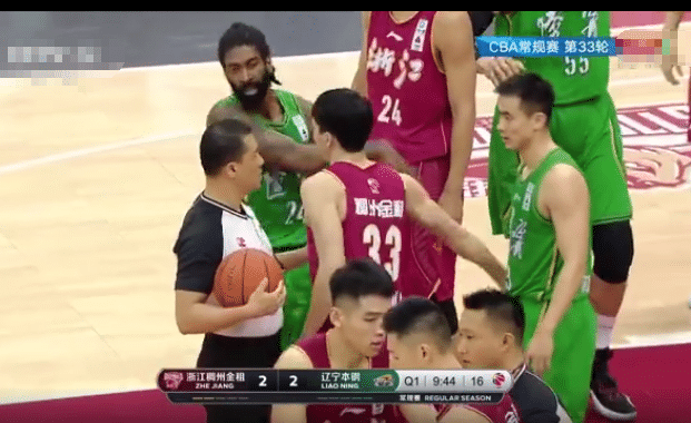 3技犯+2违体+冲突！辽宁浙江惨烈一战，裁判吹罚引两队不满