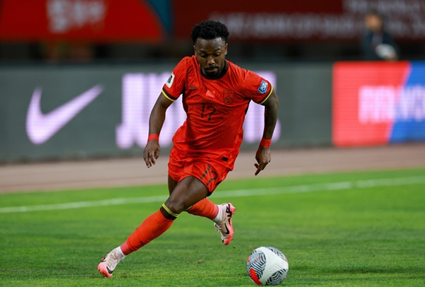 200万欧年薪作梗？31 岁归化国脚至今无下家，被伊万弃用