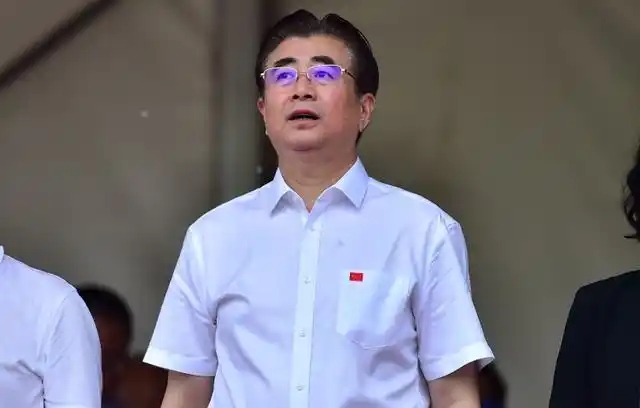 足坛名宿卡恩发声：罗纳尔多——我心中比梅西、C罗优异得多的存在