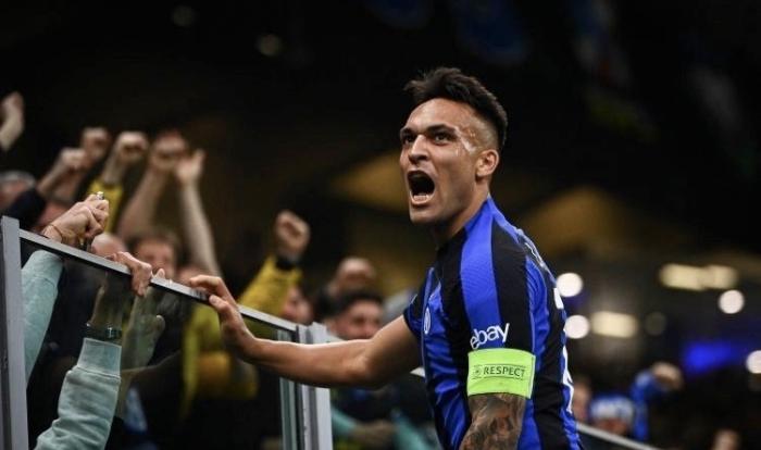 朝北看台咆哮庆祝！国米队长引爆7.5万人，或同赛季夺世界杯+欧冠