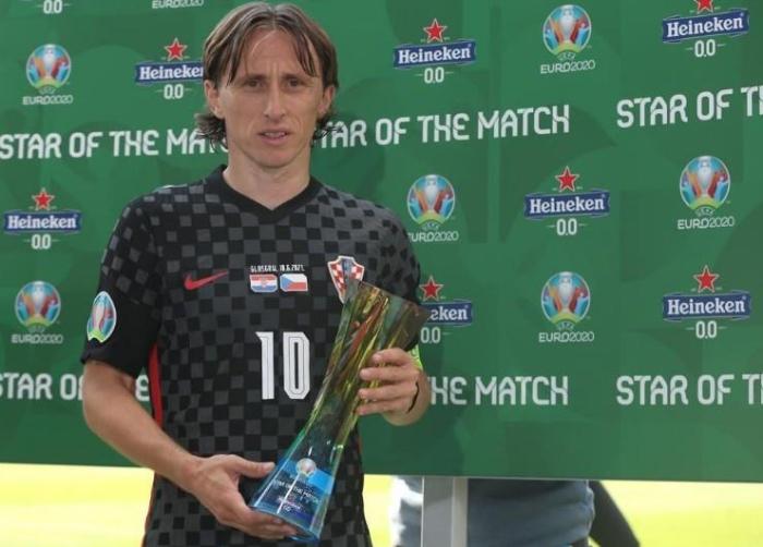 官方: 莫德里奇当选克罗地亚vs捷克全场最佳