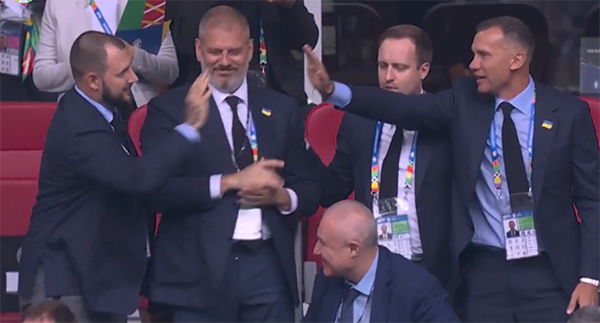 津琴科助乌克兰队扳平比分 亚列姆丘克破门反超