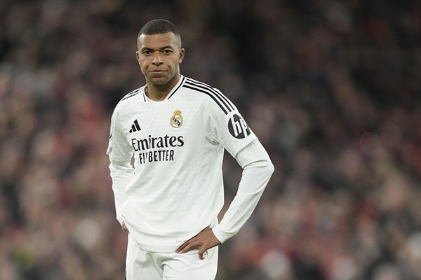 痛心！姆巴佩社媒遭球迷 “爆破”，被恶语相向，皇马之路坎坷