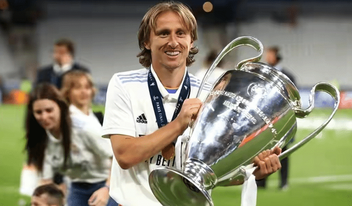 欧冠淘汰赛抽签出炉，梅西为巴萨复仇，萨拉赫又算账