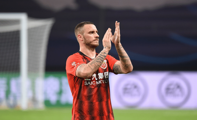 重磅转会！东亚C罗+恒大8冠功勋入青岛，吴金贵敲定“10大新援”