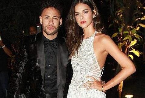 邀请150个模特网红举办派对，内马尔需要支付她们多少钱？