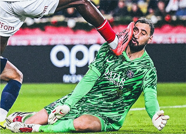 法甲惊现：多纳鲁马遭鞋钉踹脸，肇事者逃牌引众怒