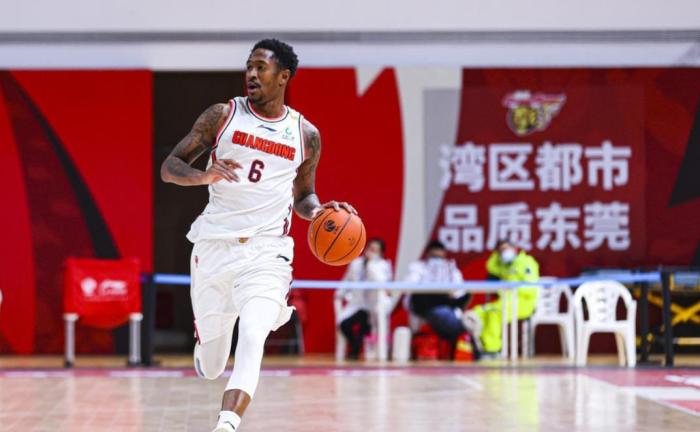 广东大战北控，赢球问题不大，杜锋要斗法马布里