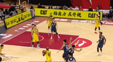 广东被琼斯绝杀！杜锋点出败因：最后篮板拿下来，比赛就结束了