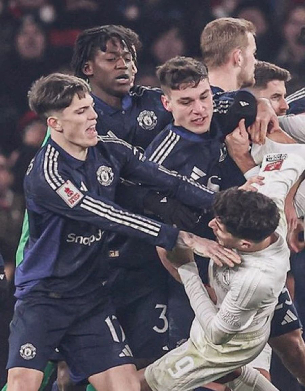 阿莫林盼加纳乔成曼联巨星，改造要求明确